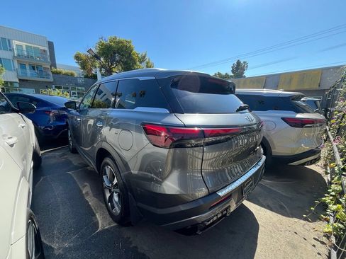 Used 2023 INFINITI QX60 Luxe w/ Cargo Package FWD image 4