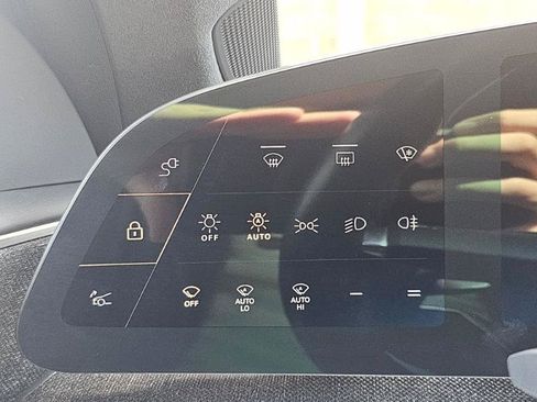 Used 2024 Lucid Air Pure RWD image 32