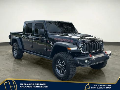 Used 2025 Jeep Gladiator Mojave w/ Safety Group AWD/4WD image 9