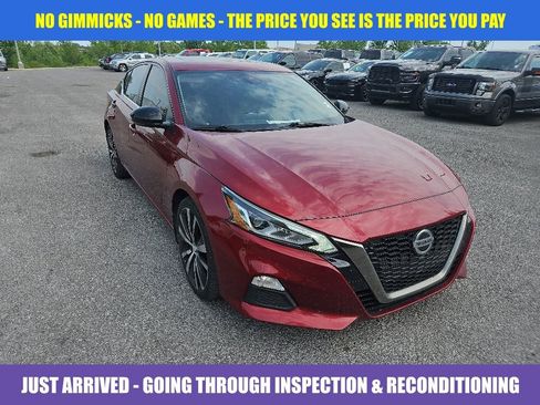 Used 2020 Nissan Altima 2.5 SR w/ Premium Package FWD image 1