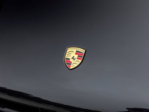 Certified 2026 Porsche Macan AWD/4WD image 16