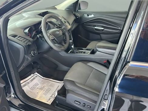 Used 2017 Ford Escape SE w/ SE Cold Weather Package AWD/4WD image 7
