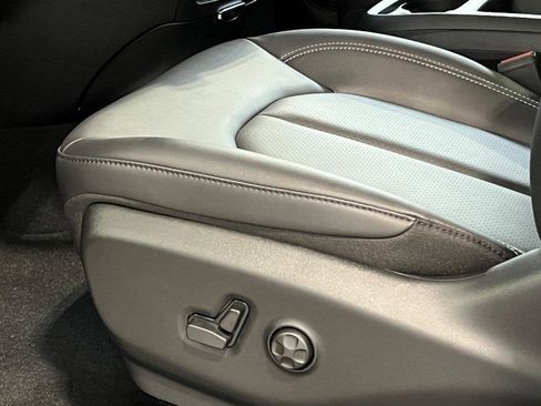 New 2026 Chrysler Pacifica Select image 15