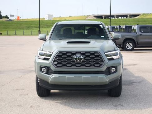 Used 2023 Toyota Tacoma TRD Sport w/ Technology Package RWD image 2