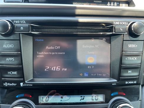 Used 2018 Toyota RAV4 XLE FWD image 21