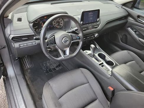 Used 2020 Nissan Altima 2.5 SV FWD image 2