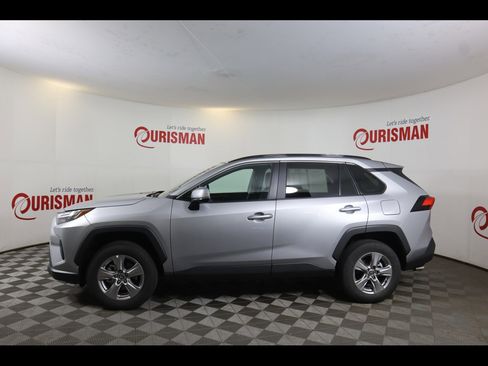 Used 2025 Toyota RAV4 XLE w/ Convenience Package image 6
