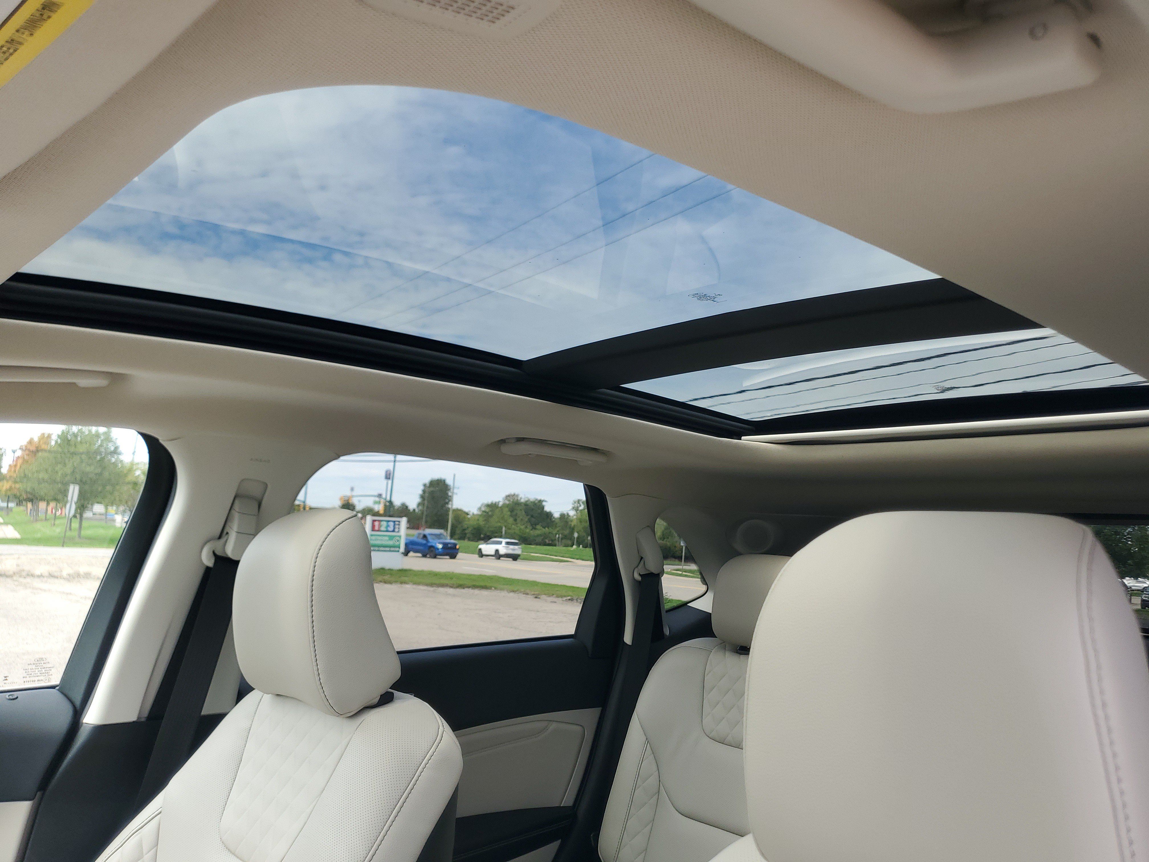 Used 2024 Ford Edge Titanium w/ Equipment Group 301A AWD/4WD image 11