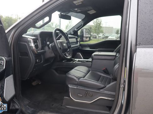 Used 2025 Ford F350 Platinum AWD/4WD image 24