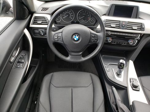 Used 2018 BMW 320i xDrive Sedan image 13