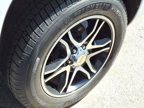 Used 2008 Chevrolet Avalanche LTZ w/ LTZ Preferred Equipment Group AWD/4WD image 16