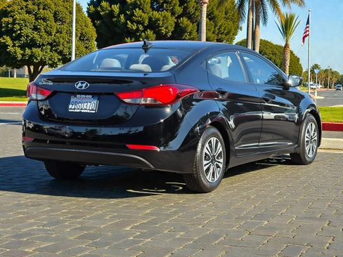 Used 2016 Hyundai Elantra SE image 7