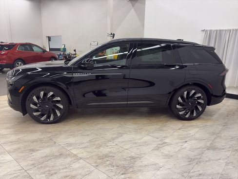 New 2026 Lincoln Nautilus Reserve AWD/4WD image 4