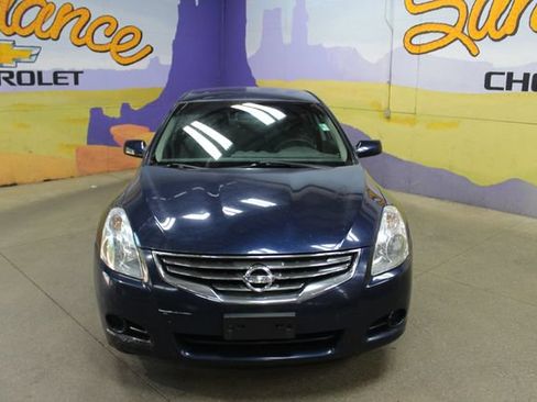 Used 2010 Nissan Altima 2.5 S FWD image 3