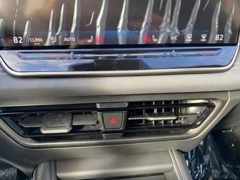 New 2026 Volkswagen Tiguan SE image 34