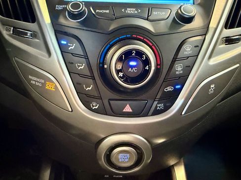 Used 2013 Hyundai Veloster RE:MIX Edition FWD image 19