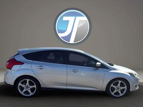Used 2012 Ford Focus Titanium image 2