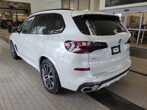 New 2026 BMW X5 xDrive50e w/ M Sport Package image 5