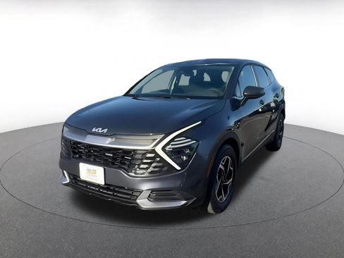 Used 2025 Kia Sportage LX image 7