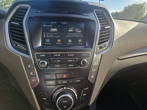 Used 2019 Hyundai Santa Fe XL SE FWD image 4