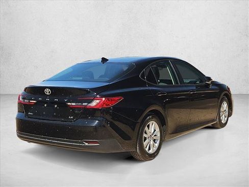 Used 2025 Toyota Camry LE FWD image 5