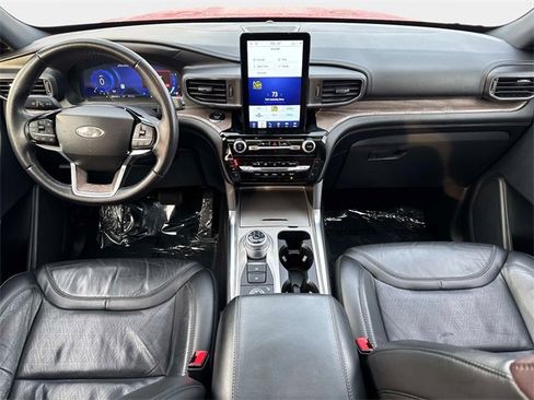 Used 2023 Ford Explorer Platinum w/ Technology Package image 16