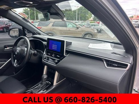 Used 2025 Toyota Corolla Cross AWD Hybrid w/ Convenience Package image 7