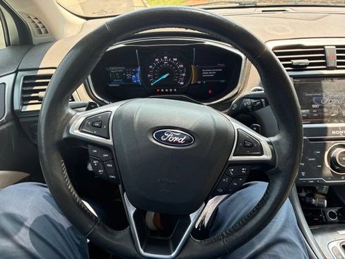 Used 2015 Ford Fusion Titanium FWD image 11