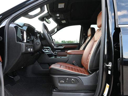 Used 2026 GMC Sierra 1500 Denali Ultimate AWD/4WD image 17