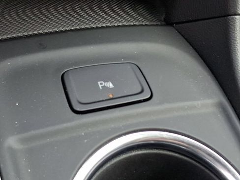 Used 2023 Chevrolet Equinox LT FWD image 24