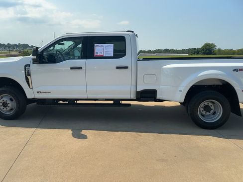 Used 2024 Ford F350 XLT image 4