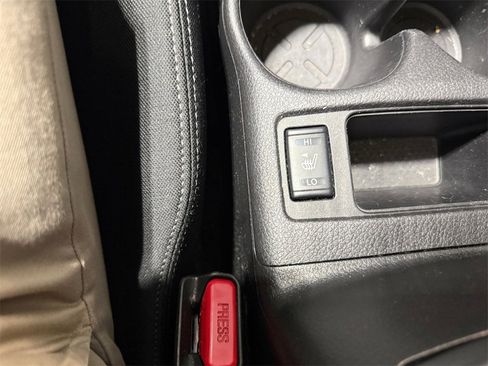 Used 2020 Nissan Rogue SV w/ Premium Package image 30