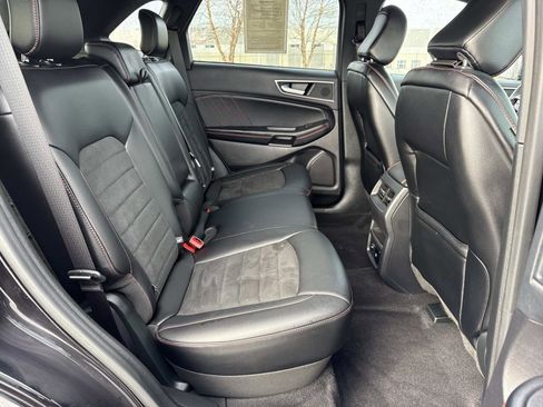 Used 2022 Ford Edge ST-Line image 19