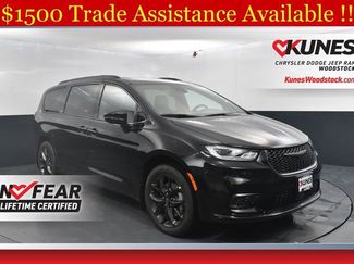 New 2026 Chrysler Pacifica Limited w/ S Appearance Package AWD/4WD video 1