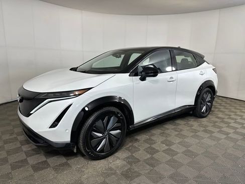 Used 2024 Nissan Ariya AWD image 7