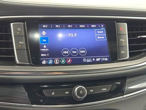 Used 2024 Buick Enclave Premium image 27