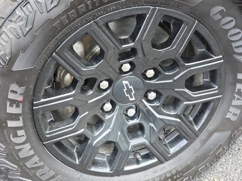 Used 2023 Chevrolet Colorado Trail Boss w/ Advanced Trailering Package AWD/4WD image 17