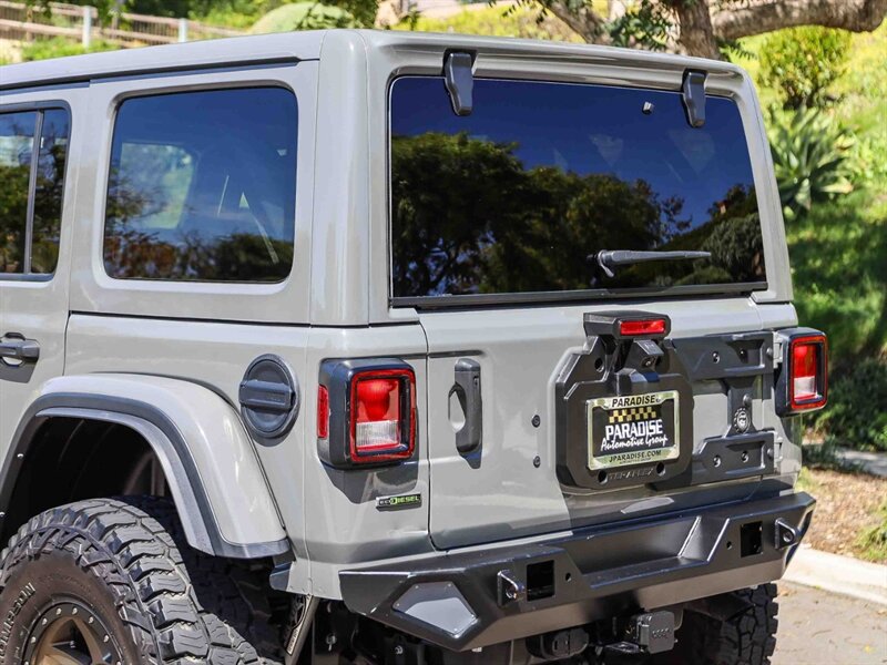 Used 2022 Jeep Wrangler Unlimited Rubicon w/ LED Lighting Group AWD/4WD image 13