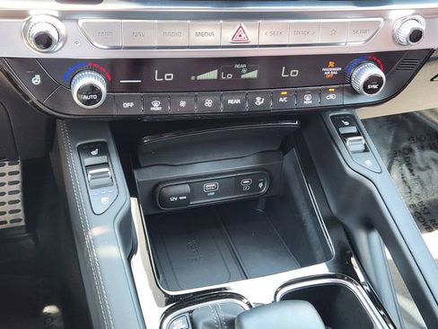 Certified 2023 Kia Telluride SX Prestige AWD/4WD image 19