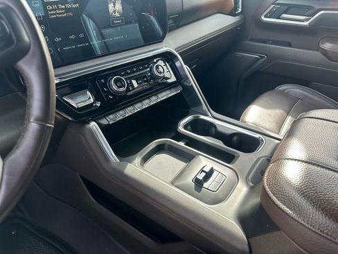 Used 2025 GMC Sierra 3500 Denali image 11