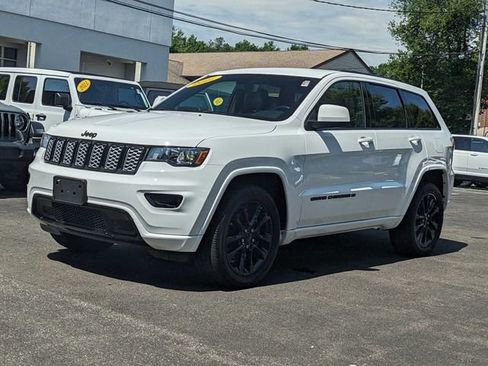 Certified 2022 Jeep Grand Cherokee Laredo X image 5