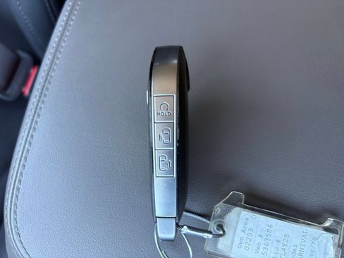 Used 2026 Kia Carnival FWD image 27