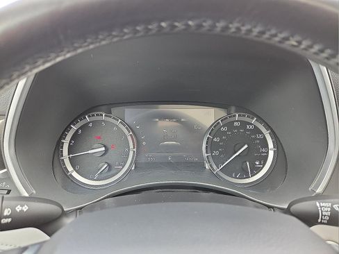 Used 2021 Toyota Highlander XLE image 23