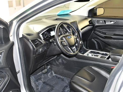 Used 2021 Ford Edge Titanium w/ Class II Trailer Tow Package AWD/4WD image 2