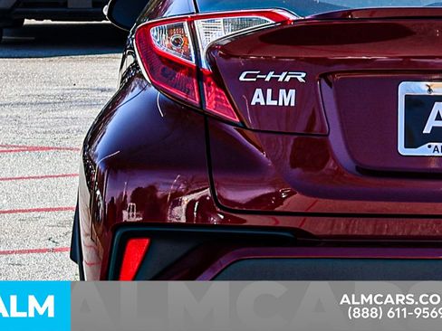 Used 2018 Toyota C-HR XLE image 12