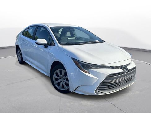 Used 2024 Toyota Corolla LE FWD image 4
