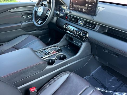 New 2026 Honda Pilot Black Edition image 27