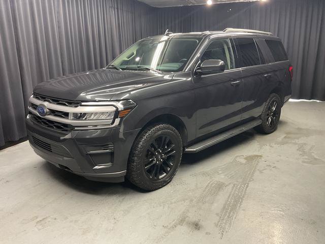 Used 2023 Ford Expedition XLT AWD/4WD image 3