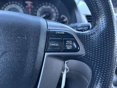 Used 2015 Honda Odyssey LX image 17