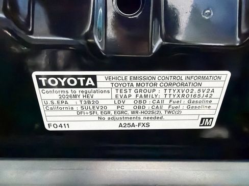 Used 2026 Toyota Camry Hybrid FWD image 35